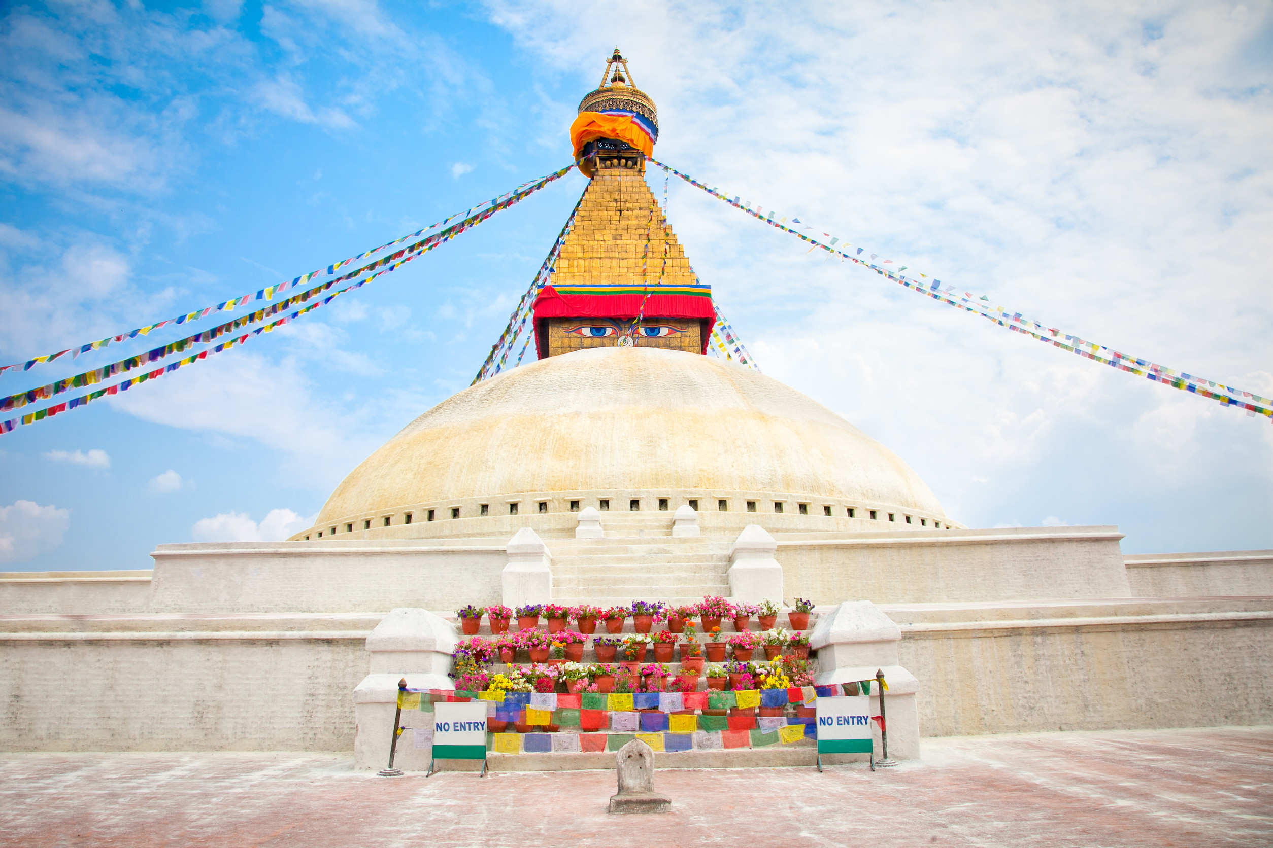 boudhanath stupa or bodnath stupa is one of the most remarcable symbols of buddism is the largest