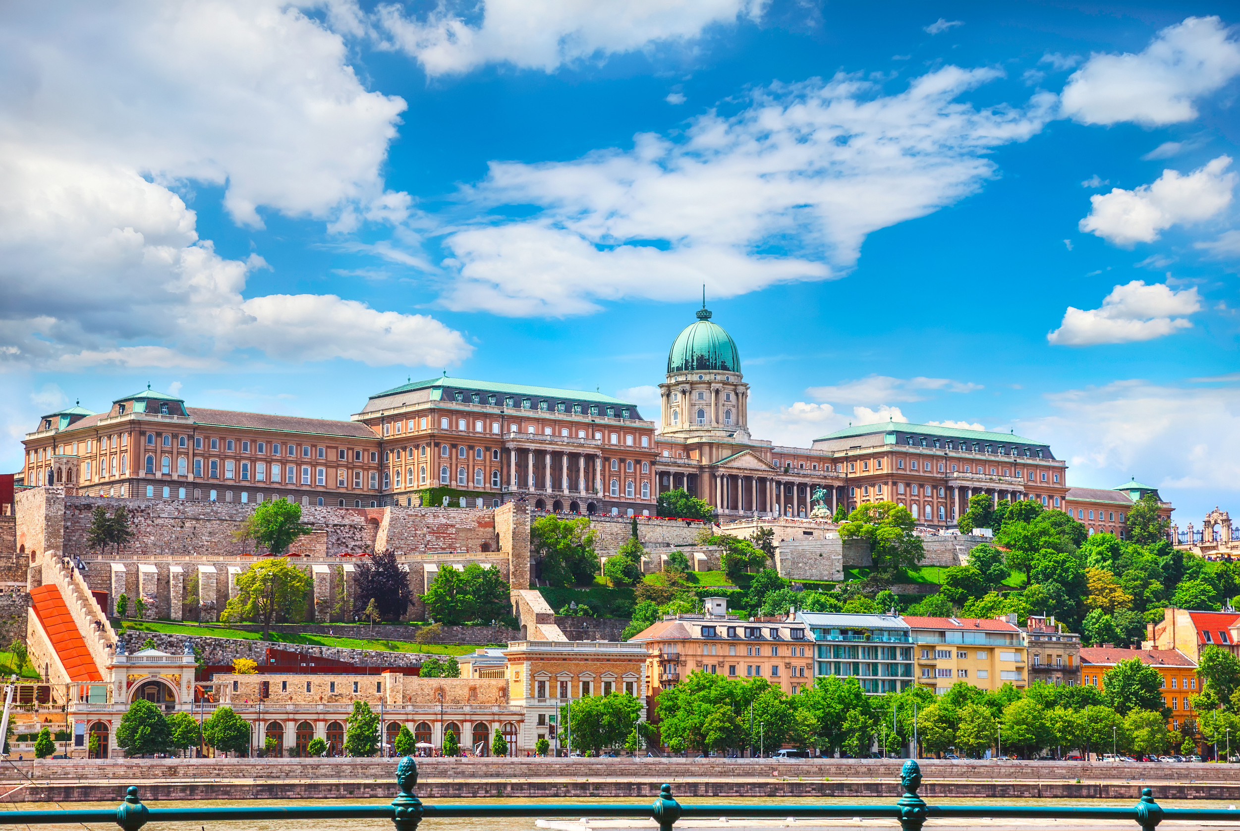 bridge in budapest towards the buda side of the city there is spac