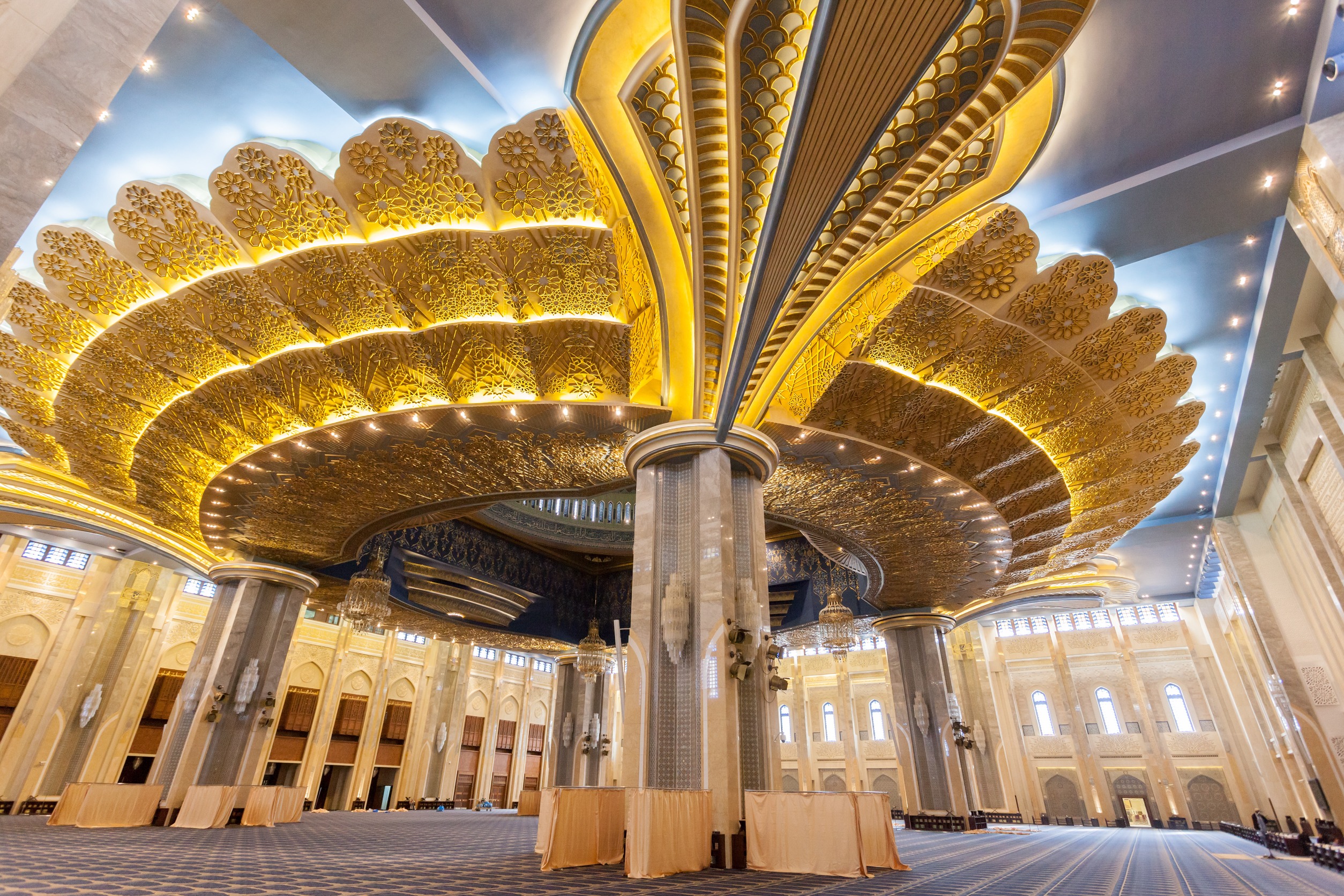 Explore the Grand Mosque