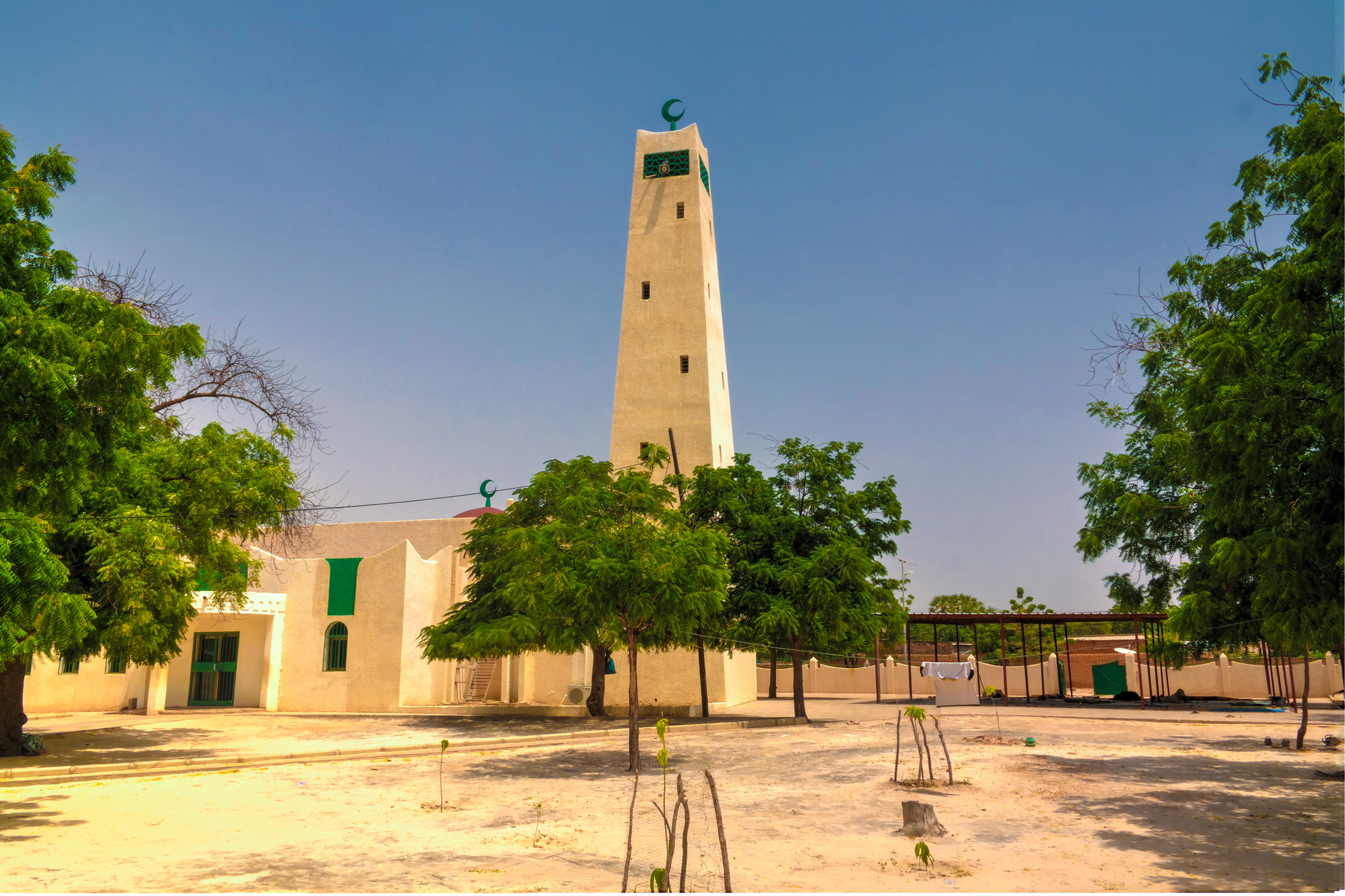 exterior view to grand mosque of agadez in