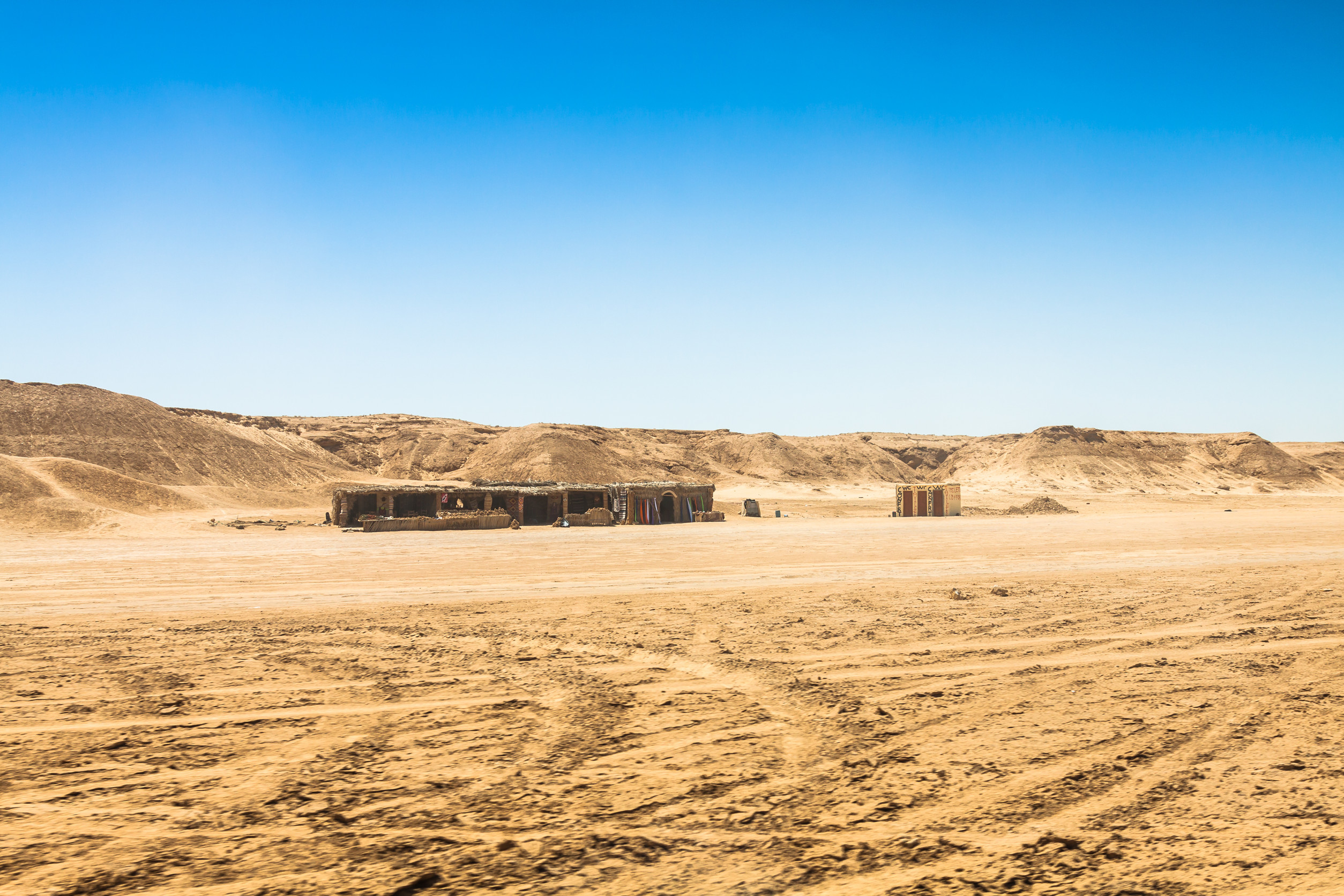 sahara desert near ong jemel in tozeur tunisia